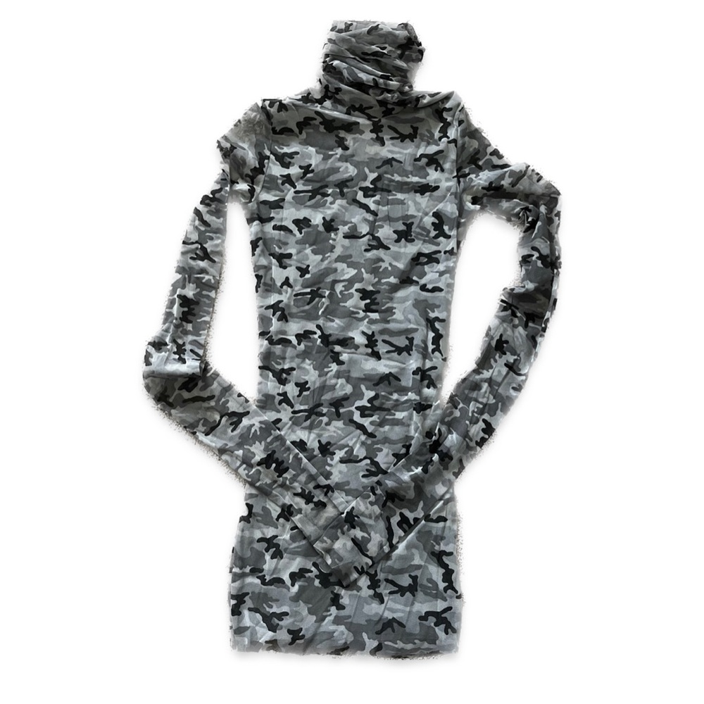 Brand New Gray Camo Long Sleeve Turtleneck Top Slim Fit Stretch Shirt Size M/L